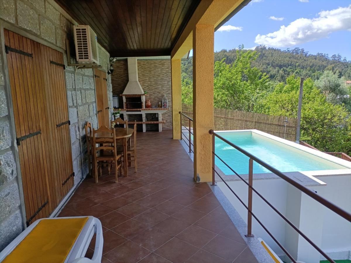 Casa Amarela Da Canicada วีเอย์รา ดู มีโญ ภายนอก รูปภาพ