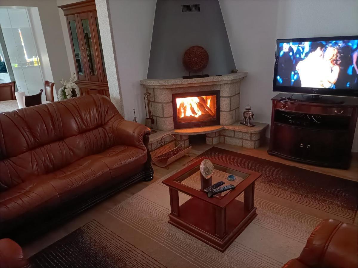 Casa Amarela Da Canicada วีเอย์รา ดู มีโญ ภายนอก รูปภาพ